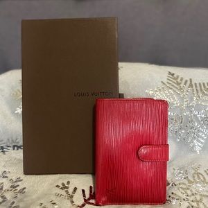LV epi short wallet